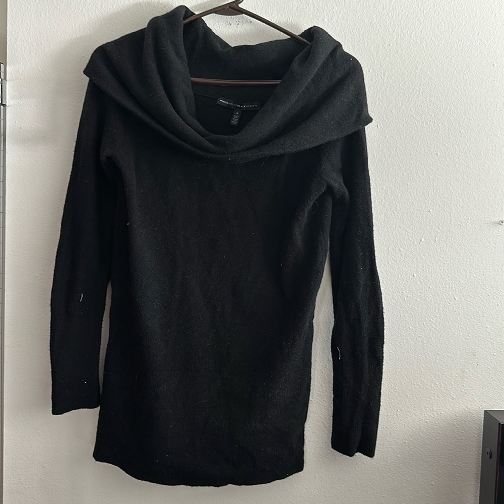White House black market black sweater size small